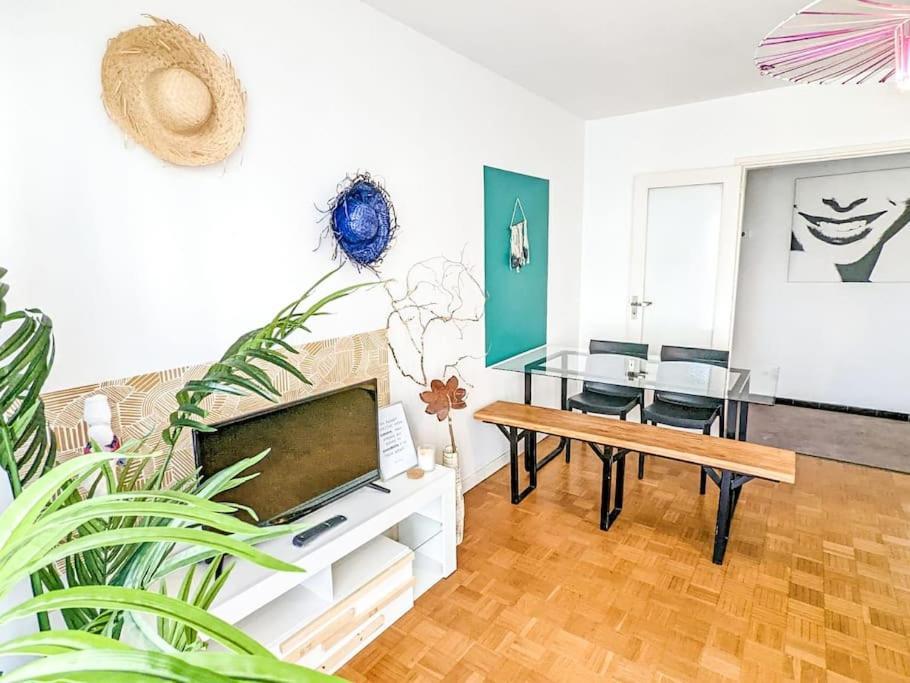 Cosy Spring 2Ch - Place Verdun - Stationnement Gratuit Pau Exterior foto